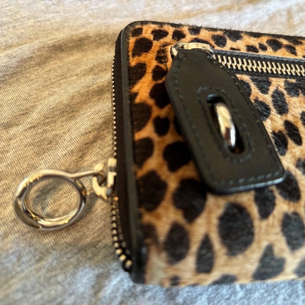 Authentic Rare Dolce & Gabbana leopard-print calf hair zip wallet-Excellent - Picture 3 of 7